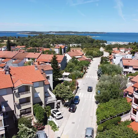 Puntizela * Pula